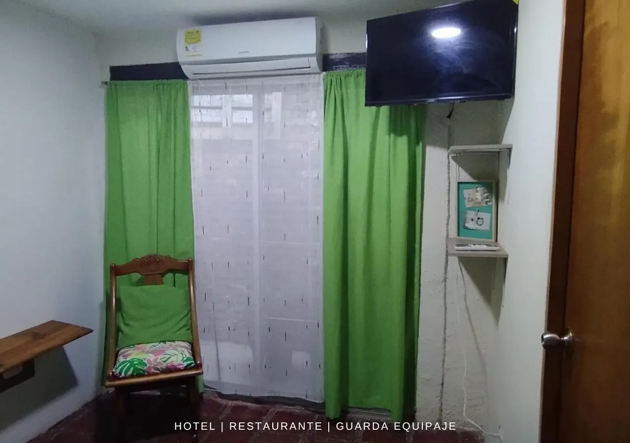 Hostal 4 Manzanas Santa Marta